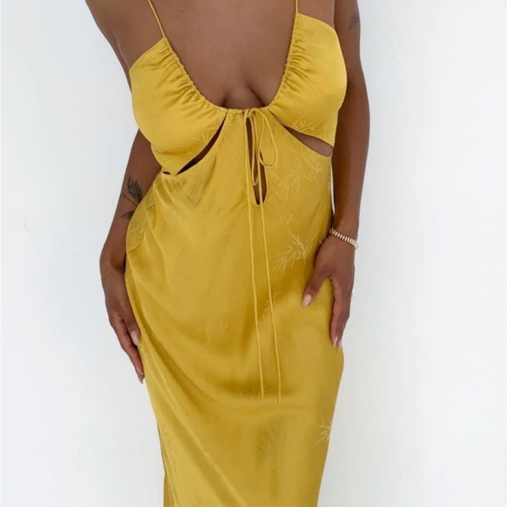 Elegant Yellow Midi Dress